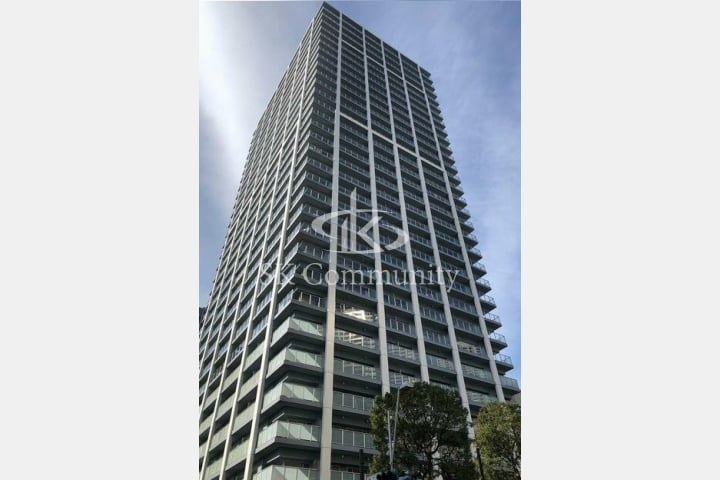THE CREST TOWER(中央区・32階建タワーマンション)
